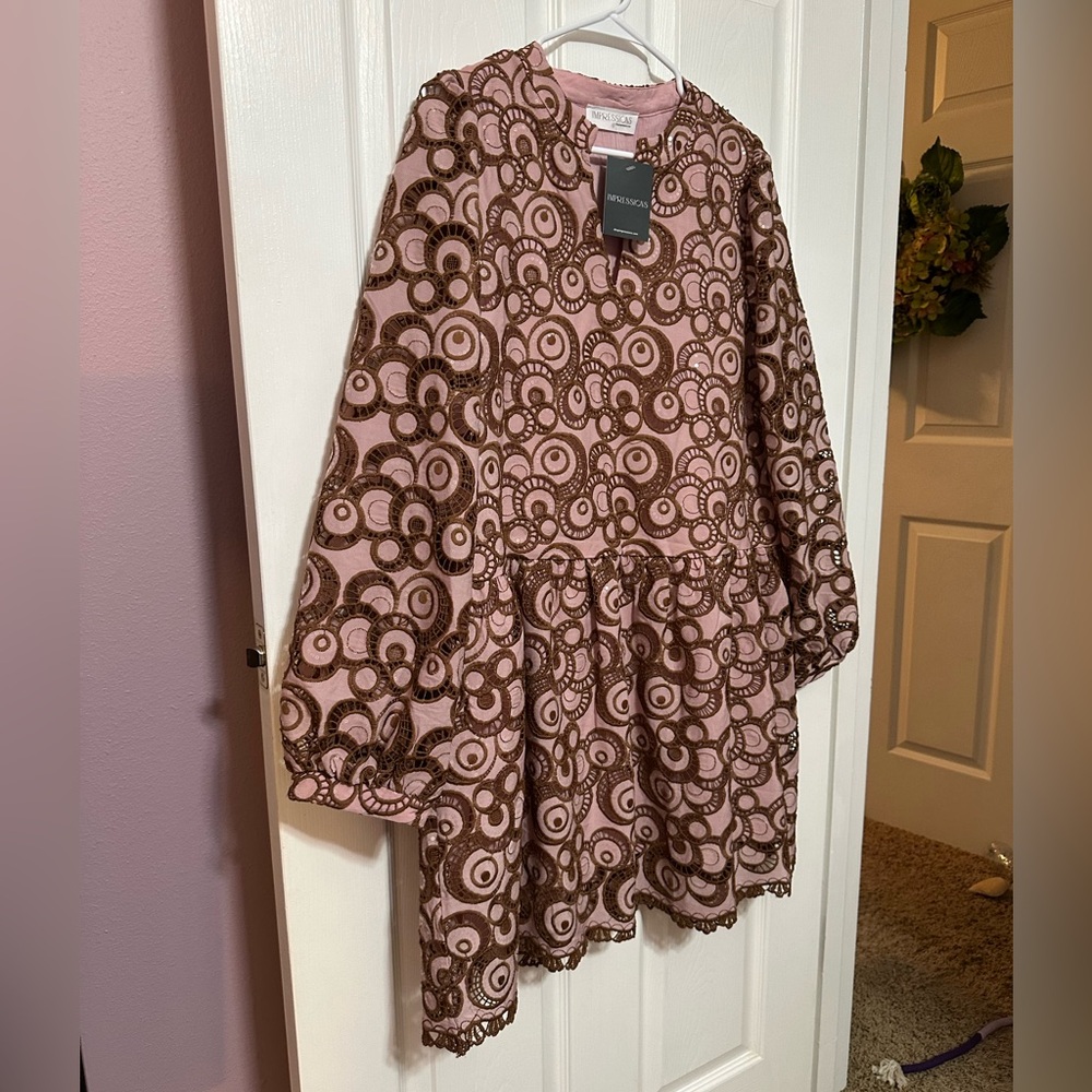IMPRESSIONS Large NWT Fifth Avenue Embroidered Mini Dress Blush With Brown - Picture 6 of 7